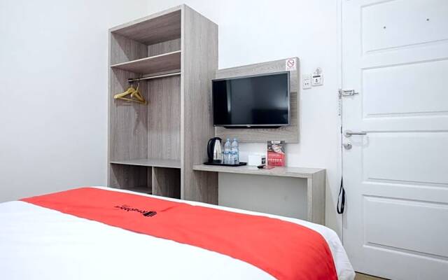 RedDoorz Plus @ Jalan Juanda Medan