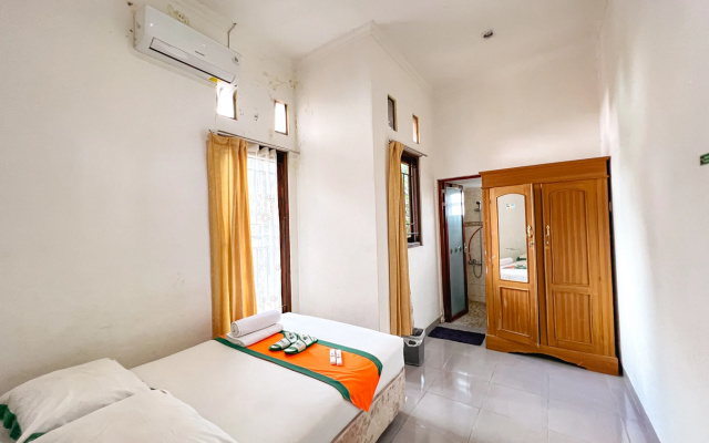 Homestay Syariah Jakal 3 Dekat UGM dan Wisata by SImply Homy – Guest Rooms – Sleman