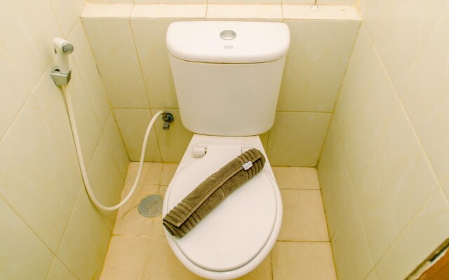 Fancy And Nice Studio At Green Lake View Apartment