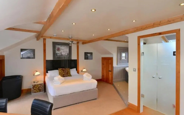 Inn at Cheltenham Parade