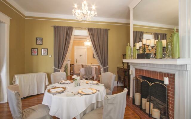 Burke Manor Inn & Pavilion