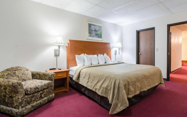 Quality Inn & Suites Salina West - фото 4