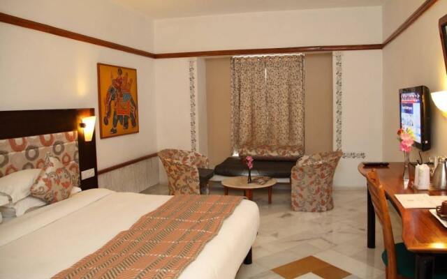 Hotel Paras Mahal