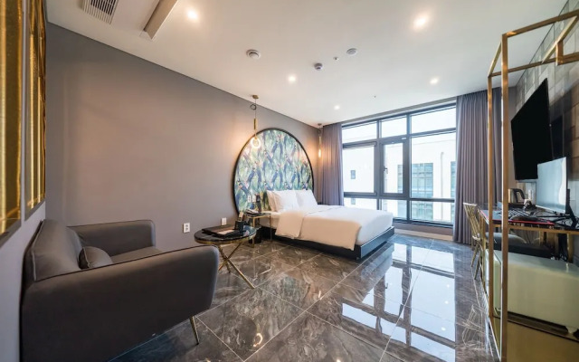 Hotel Four Star