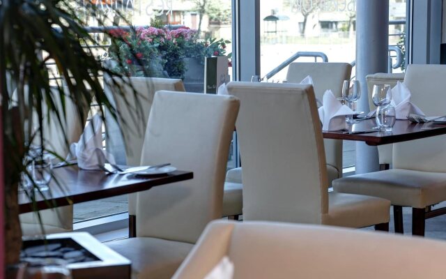Best Western Summerhill Hotel and Suites