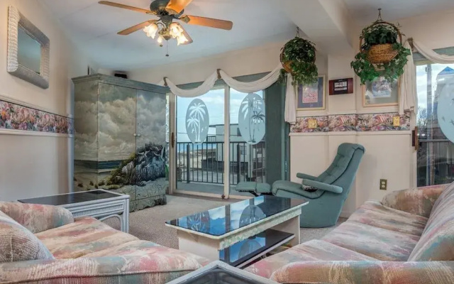 Diamond Head 208 Side by RedAwning