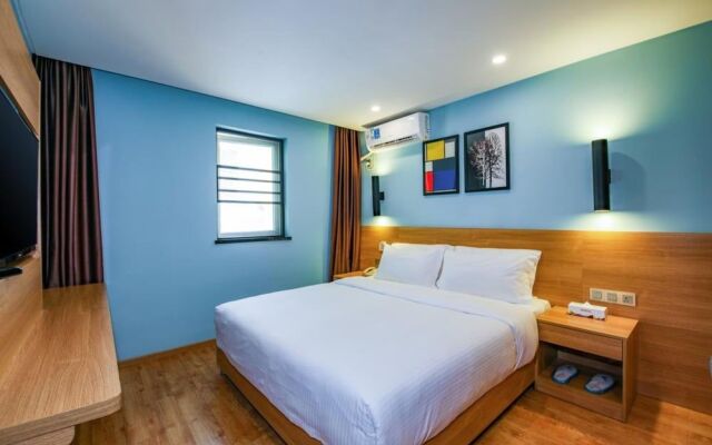 Maker Hotel