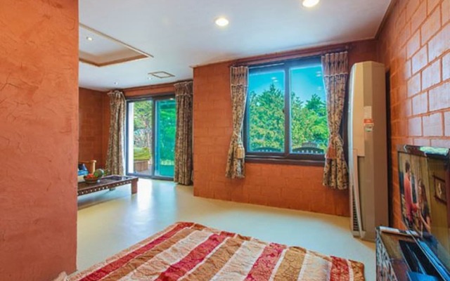 Tongyeong Mari Joa Pension