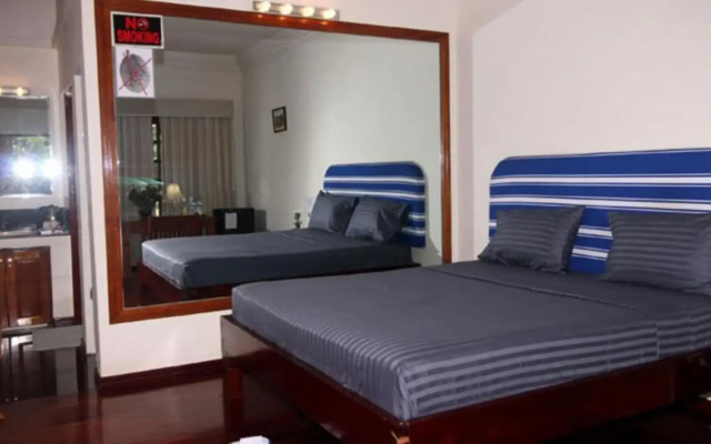 Myanmar Life Hotel
