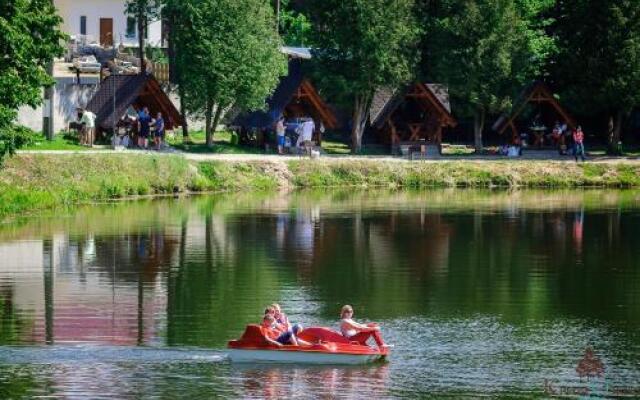 Отель «Кривое озеро»