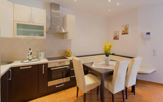 Montelux Apartments