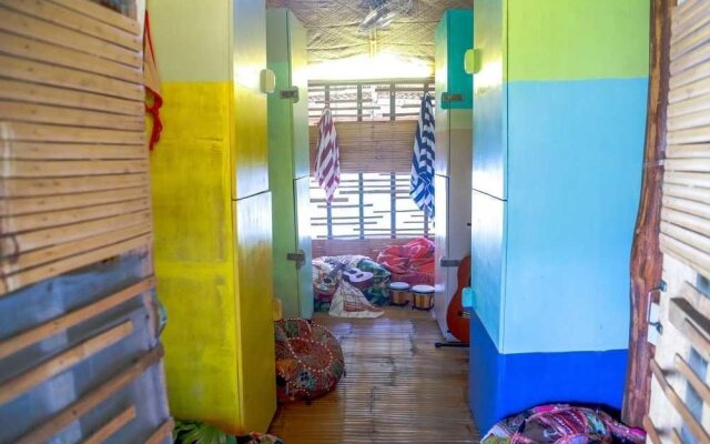 Flotsam & Jetsam Artist Beach Hostel