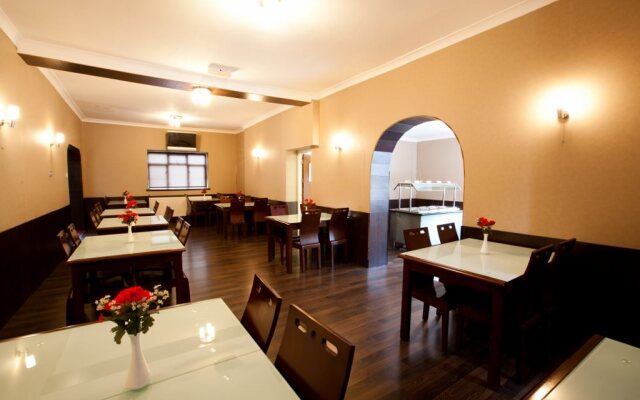 Rossmore Hotel