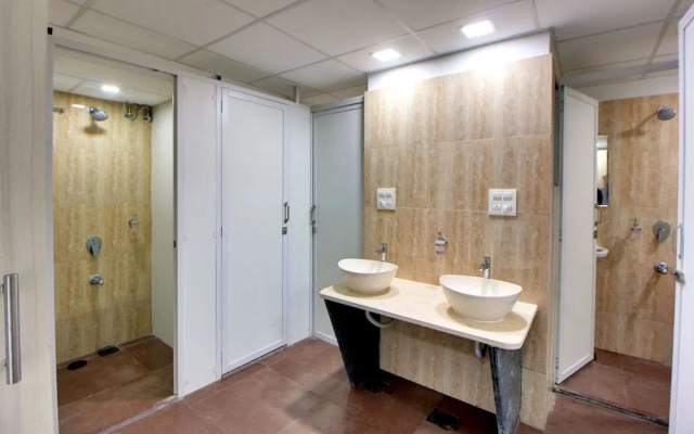 Hotel Astropods Airport, Mumbai