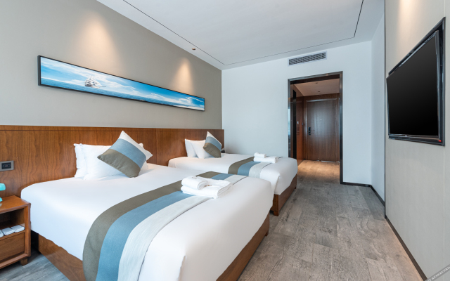 Yintan Zeyinju Hotel