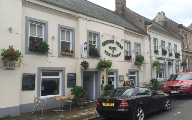 Queens Head Hotel