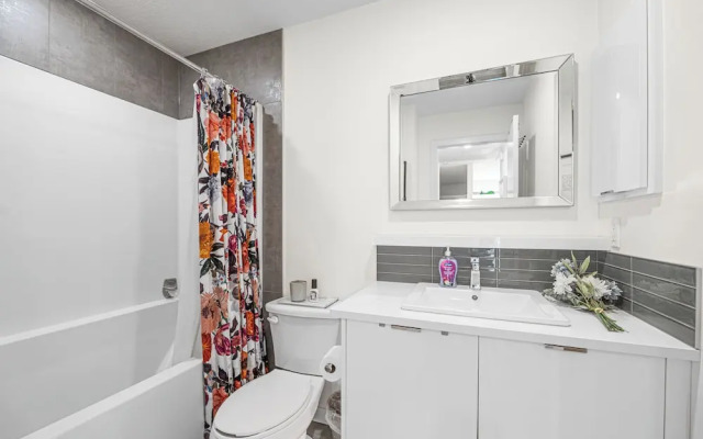 The Iris DT Condo with AC in Mission
