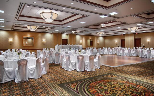 Hilton Garden Inn Milwaukee Northwest Conference Center