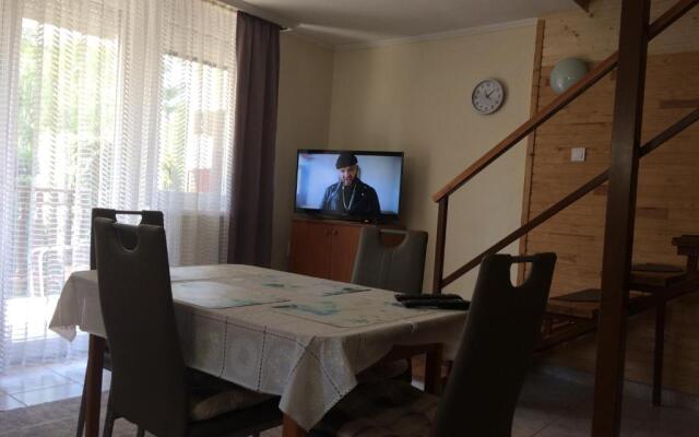 MONA Apartman