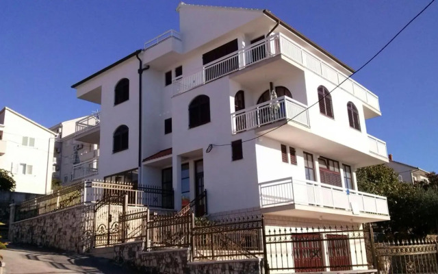 Studio Apartments Nada