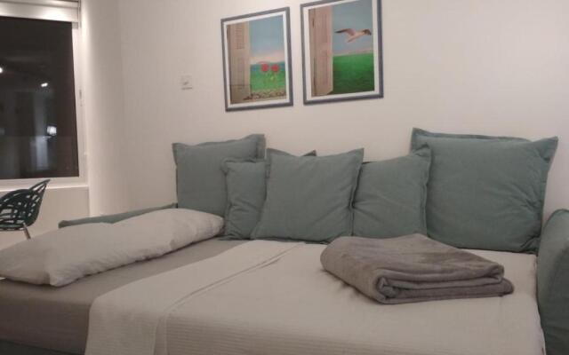 Luxury Penthouse 1BR-Seafront-Seasonal Pool-Central