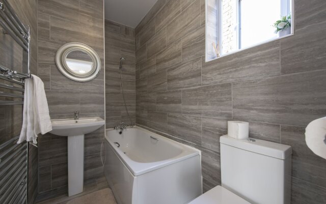 Fortified Home - Near Rochester Castle