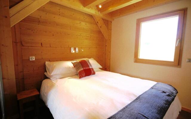 Chalet Timbers - Light and modern - sleeps 6 - Les Gets