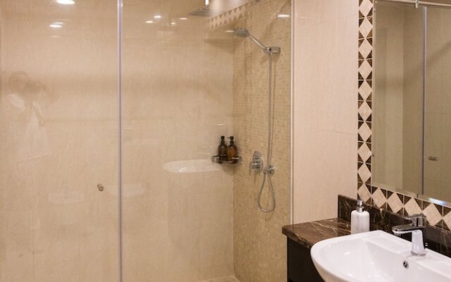 Lux 5BR Townhouse in Balqise Residence