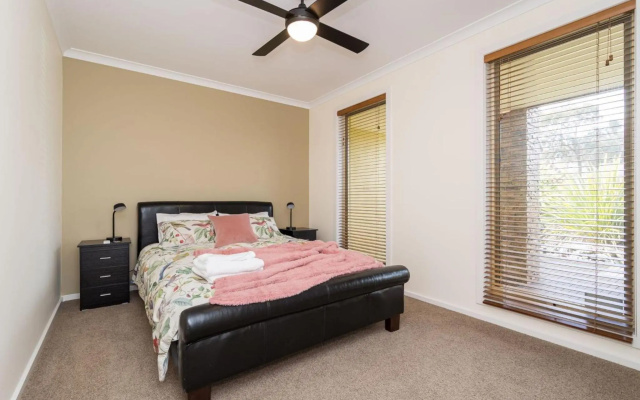 WOODLAND HEATH ESCAPE PET FRIENDLY WIFI AND LINEN Inc – Guest Rooms – Inverloch