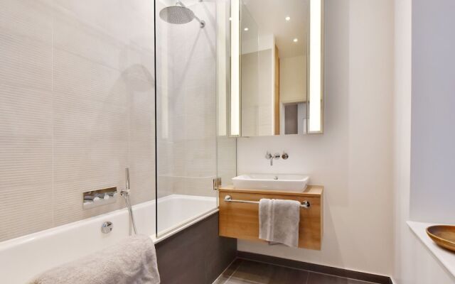 Central Apartment in London near Regent and Bond Streets