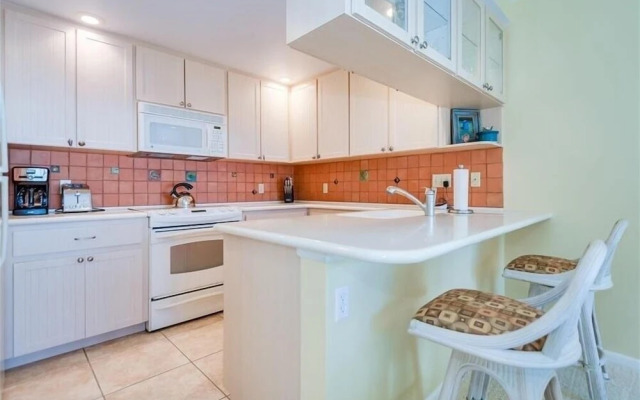 Sea Oats 336 2 Bedroom Condo by RedAwning