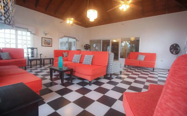 Kenwood Villas & Suites