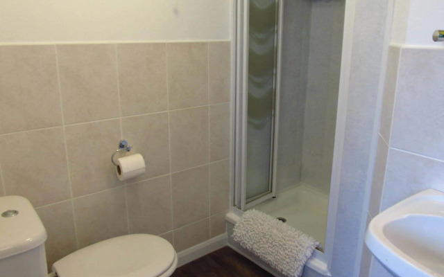 Broadlands Guest House