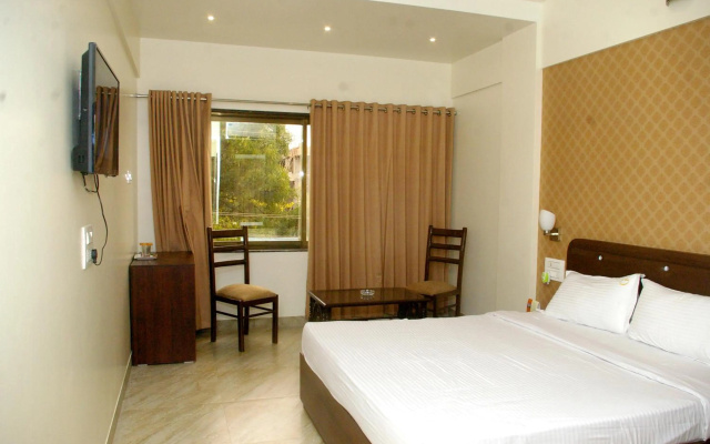 Hotel Gulmohar Pride – Guest Rooms – Ahmednagar