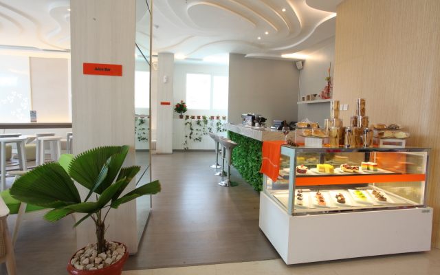 HARRIS Hotel & Conventions Ciumbuleuit Bandung