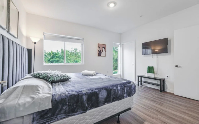 Stylish Townhouses by Design District