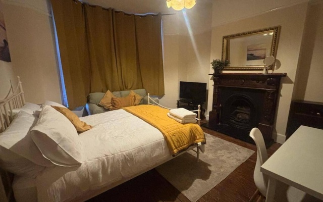 House - Sleeps 8 - Clifton Down 10 min Walk