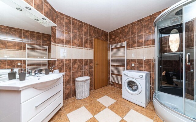 Awesome Apartment in Kastel Luksic With 1 Bedrooms and Wifi