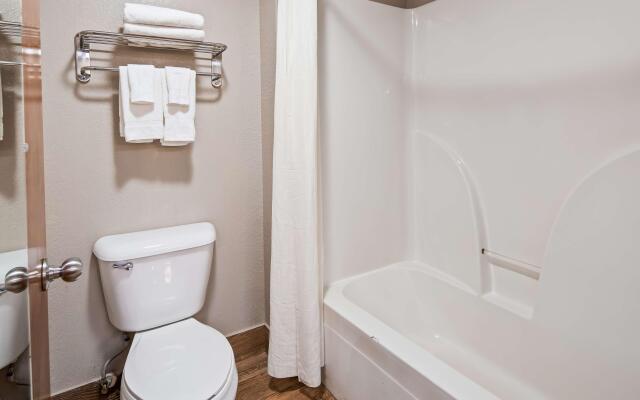 Red Roof Inn & Suites Jackson - Richland