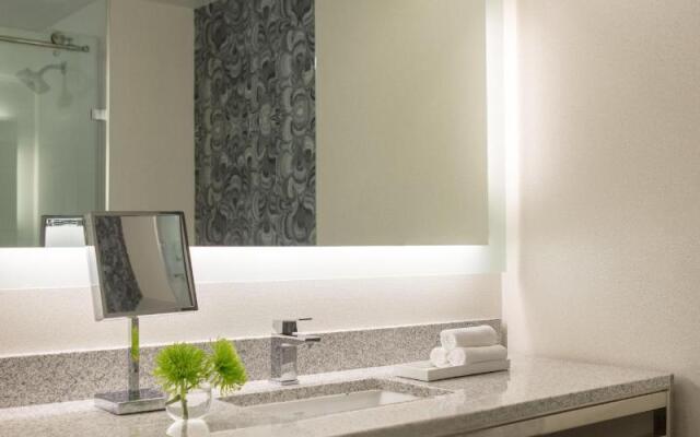 Renaissance Meadowlands Hotel