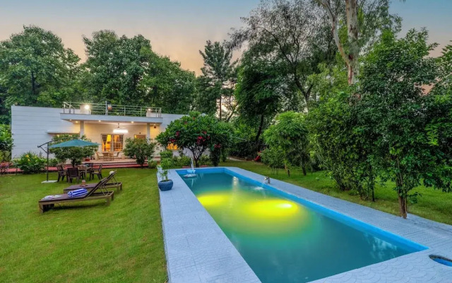 Alaya Stays 3 BHK with Pvt Pool-Daffodil