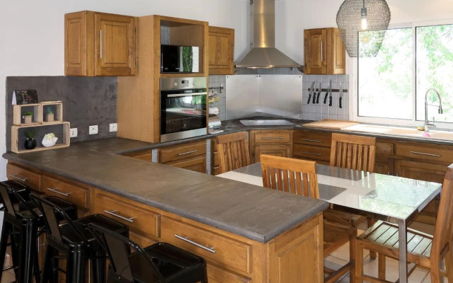 Holiday Home Côté Sud - BZS165