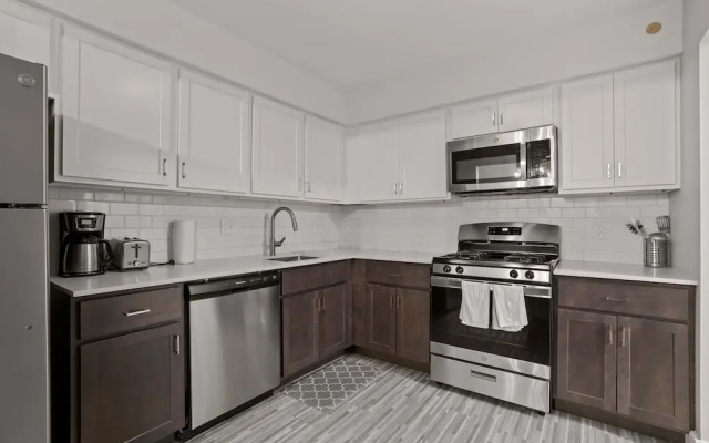 Comfy 2BR 2BA Unit in Pime Location