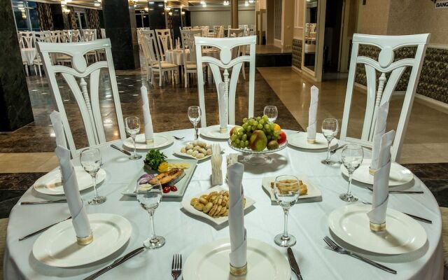 Golden Mir Hotel & Spa