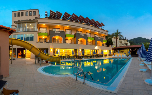 Rich Melissa Hotel