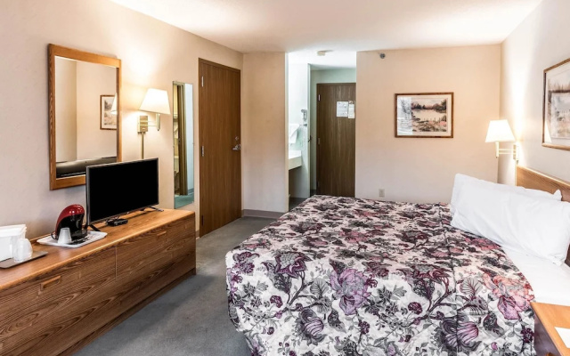 Riverview Inn & Suites