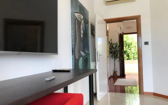 Studio Lycia Top 2020