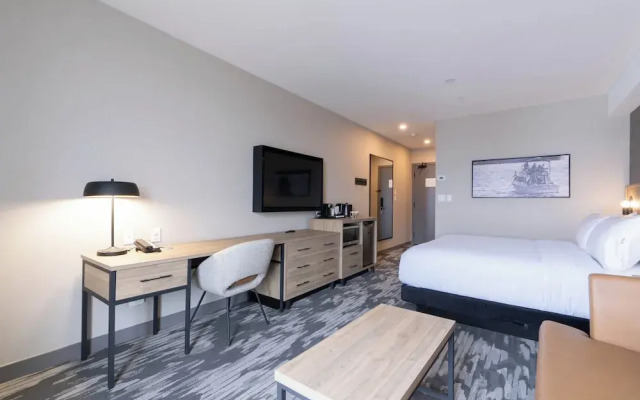 Sandman Signature Las Colinas Hotel & Suites