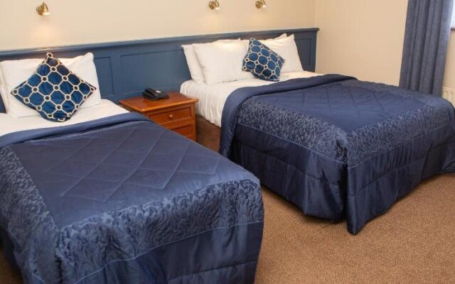 Leens Hotel