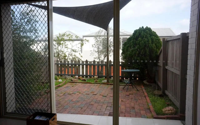 Studio 3 - ground floor Fremantle apartment